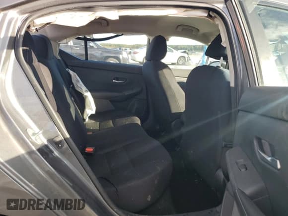 ✅ 2021 Nissan Sentra S • VIN: 3N1AB8BV0MY233039 • Lot: 82647985. Wystawiony na Copart z przebiegiem 84 236 mil. Bezpłatny archiwum sprzedaży aukcyjnych z USA i szczegółowy raport historii pojazdu na DreamBid. Zdjęcie 10.