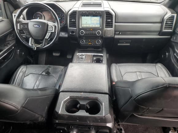 ✅ 2018 Ford Expedition Limited • VIN: 1FMJU1KTXJEA41628 • Lot: 92238425. Wystawiony na Copart z przebiegiem 148 460 mil. Bezpłatny archiwum sprzedaży aukcyjnych z USA i szczegółowy raport historii pojazdu na DreamBid. Zdjęcie 8.