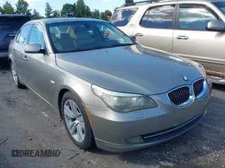 ✅ 2009 BMW 5 Series 528i • VIN: WBANU53539C121757 • Лот: 43358835. Опубликован ранее на IAAI с пробегом 237 746 миль. Бесплатный доступ к архиву аукционных продаж из США и подробный отчёт об истории автомобиля на DreamBid. Изображение 1.
