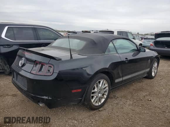 2014 Ford Mustang V6 с VIN 1ZVBP8EM1E5305903, выставлен на аукционе Copart как лот 86144315 с пробегом 172 158 миль миль и Списание • Salvage title. История ставок и продаж доступна на DreamBid. Изображение 3.
