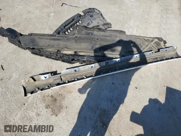 ✅ 2014 Mercedes-Benz S 550 • VIN: WDDUG8CB8EA008721 • Lot: 91017925. Wystawiony na Copart z przebiegiem 98 840 mil. Bezpłatny archiwum sprzedaży aukcyjnych z USA i szczegółowy raport historii pojazdu na DreamBid. Zdjęcie 12.