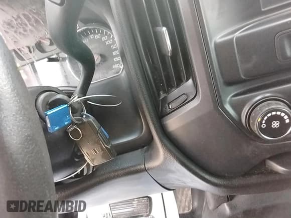 ✅ 2016 Chevrolet Silverado 2500HD Work Truck • VIN: 1GC2CUEG5GZ201623 • Lot: 42511084. Wystawiony na IAAI z przebiegiem 162 872 mil. Bezpłatny archiwum sprzedaży aukcyjnych z USA i szczegółowy raport historii pojazdu na DreamBid. Zdjęcie 1.