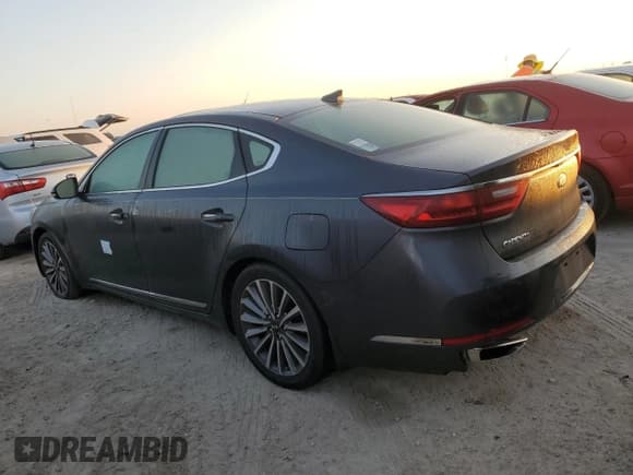 ✅ 2018 Kia Cadenza Premium • VIN: KNALB4J15J5123848 • Лот: 76187204. Опубликован ранее на Copart с пробегом Не указан. Бесплатный доступ к архиву аукционных продаж из США и подробный отчёт об истории автомобиля на DreamBid. Изображение 2.