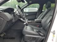 ✅ 2024 Land Rover Range Rover Velar Dynamic SE • VIN: SALYL2EX0RA373910 • Лот: 61033545. Опубликован ранее на Copart с пробегом 31 422 миль. Бесплатный доступ к архиву аукционных продаж из США и подробный отчёт об истории автомобиля на DreamBid. Изображение 7.