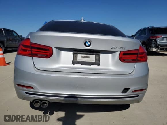 ✅ 2018 BMW 3 Series 330i • VIN: WBA8B9G54JNU57690 • Lot: 87233225. Listed on Copart with 78,227 mi. Free auction sales archive from the USA and detailed vehicle history report at DreamBid. Image 6.