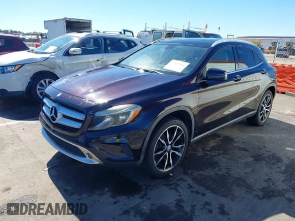 ✅ 2015 Mercedes-Benz GLA 250 • VIN: WDCTG4EB5FJ185945 • Lot: 43467961. Wystawiony na IAAI z przebiegiem 148 846 mil. Bezpłatny archiwum sprzedaży aukcyjnych z USA i szczegółowy raport historii pojazdu na DreamBid. Zdjęcie 17.