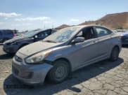 ✅ 2016 Hyundai Accent SE • VIN: KMHCT4AE4GU999517 • Лот: 70059944. Опубликован ранее на Copart с пробегом 108 813 миль. Бесплатный доступ к архиву аукционных продаж из США и подробный отчёт об истории автомобиля на DreamBid. Изображение 1.