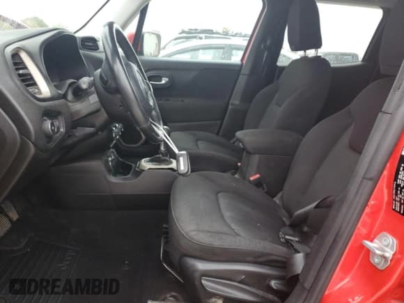 ✅ 2017 Jeep Renegade Latitude • VIN: ZACCJBBB8HPF27245 • Lot: 89682865. Listed on Copart with 86,259 mi. Free auction sales archive from the USA and detailed vehicle history report at DreamBid. Image 7.