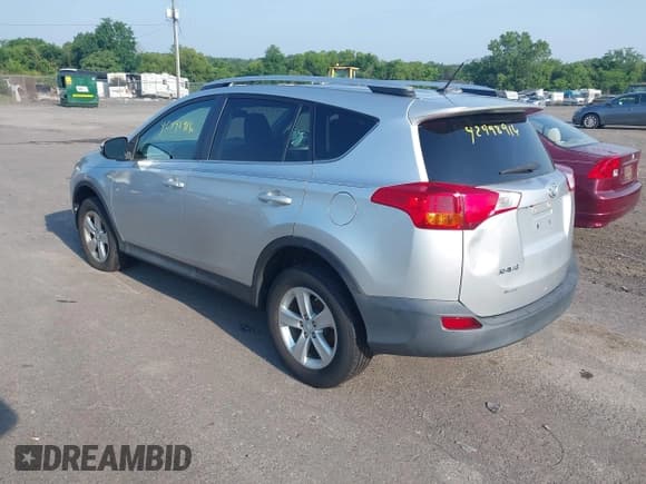 ✅ 2013 Toyota RAV4 XLE • VIN: 2T3WFREV8DW027398 • Lot: 42498916. Listed on IAAI with 193,246 mi. Free auction sales archive from the USA and detailed vehicle history report at DreamBid. Image 3.