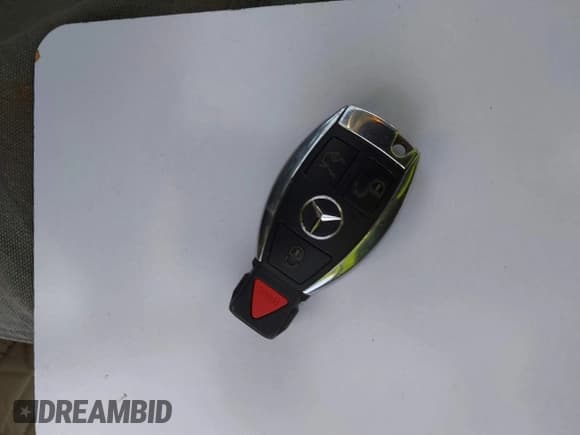 ✅ 2011 Mercedes-Benz C 300 Sport • VIN: WDDGF8BBXBR147876 • Lot: 43790977. Wystawiony na IAAI z przebiegiem 146 299 mil. Bezpłatny archiwum sprzedaży aukcyjnych z USA i szczegółowy raport historii pojazdu na DreamBid. Zdjęcie 11.