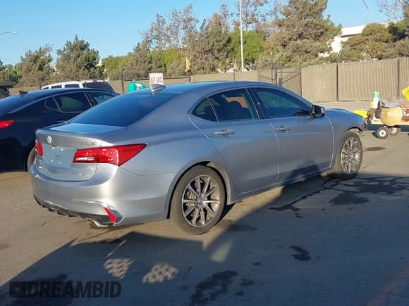 ✅ 2020 Acura TLX • VIN: 19UUB3F36LA001829 • Лот: 43646678. Опубликован ранее на IAAI с пробегом 41 368 миль. Бесплатный доступ к архиву аукционных продаж из США и подробный отчёт об истории автомобиля на DreamBid. Изображение 4.