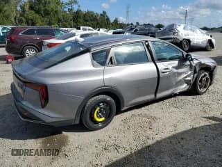 ✅ 2025 Kia K4 EX • VIN: 3KPFU4DE8SE177546 • Lot: 86642465. Wystawiony na Copart z przebiegiem 2 520 mil. Bezpłatny archiwum sprzedaży aukcyjnych z USA i szczegółowy raport historii pojazdu na DreamBid. Zdjęcie 3.