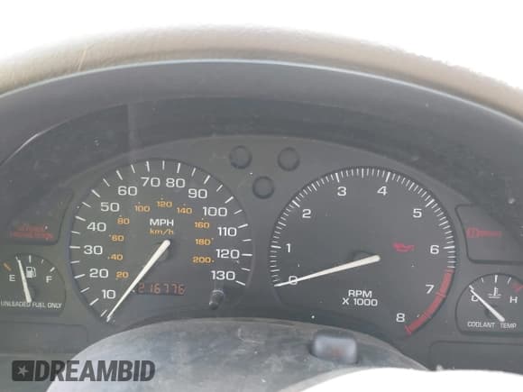 ✅ 1999 Saturn SL • VIN: 1G8ZK5275XZ283178 • Lot: 42303549. Wystawiony na IAAI z przebiegiem 216 776 mil. Bezpłatny archiwum sprzedaży aukcyjnych z USA i szczegółowy raport historii pojazdu na DreamBid. Zdjęcie 7.