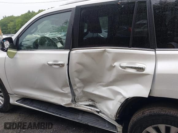 ✅ 2021 Lexus GX 460 Premium • VIN: JTJAM7BX6M5289581 • Lot: 42594753. Wystawiony na IAAI z przebiegiem 47 587 mil. Bezpłatny archiwum sprzedaży aukcyjnych z USA i szczegółowy raport historii pojazdu na DreamBid. Zdjęcie 6.