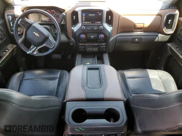 ✅ 2021 Chevrolet Silverado 1500 High Country • VIN: 3GCPWFED0MG326698 • Lot: 64510193. Wystawiony na Copart z przebiegiem Nie podano. Bezpłatny archiwum sprzedaży aukcyjnych z USA i szczegółowy raport historii pojazdu na DreamBid. Zdjęcie 8.