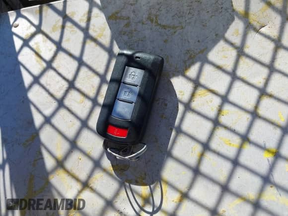 2011 Mitsubishi Outlander SE with VIN JA4AR4AU2BZ019189, listed as a IAAI auction lot 43332608 with 182,198 mi miles and . Bid and sale history available at DreamBid. Image 11.