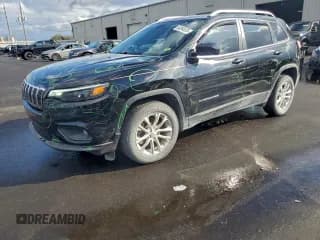 ✅ 2019 Jeep Cherokee Latitude • VIN: 1C4PJLCBXKD134472 • Lot: 94294575. Wystawiony na Copart z przebiegiem 88 303 mil. Bezpłatny archiwum sprzedaży aukcyjnych z USA i szczegółowy raport historii pojazdu na DreamBid. Zdjęcie 1.