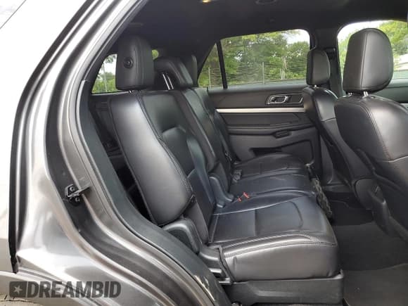 ✅ 2019 Ford Explorer XLT • VIN: 1FM5K7DH8KGB51957 • Лот: 59465335. Опубликован ранее на Copart с пробегом 204 001 миль. Бесплатный доступ к архиву аукционных продаж из США и подробный отчёт об истории автомобиля на DreamBid. Изображение 11.