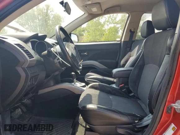 ✅ 2013 Mitsubishi Outlander SE • VIN: JA4JT3AW6DU021136 • Lot: 66451795. Wystawiony na Copart z przebiegiem 171 047 mil. Bezpłatny archiwum sprzedaży aukcyjnych z USA i szczegółowy raport historii pojazdu na DreamBid. Zdjęcie 7.