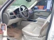 ✅ 2008 Chevrolet Suburban LTZ • VIN: 1GNFC16098J220975 • Лот: 42340341. Опубликован ранее на IAAI с пробегом 301 534 миль. Бесплатный доступ к архиву аукционных продаж из США и подробный отчёт об истории автомобиля на DreamBid. Изображение 5.