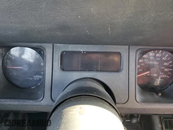 ✅ 1992 Jeep Wrangler • VIN: 2J4FY29S8NJ510072 • Lot: 93044675. Wystawiony na Copart z przebiegiem 228 768 mil. Bezpłatny archiwum sprzedaży aukcyjnych z USA i szczegółowy raport historii pojazdu na DreamBid. Zdjęcie 9.