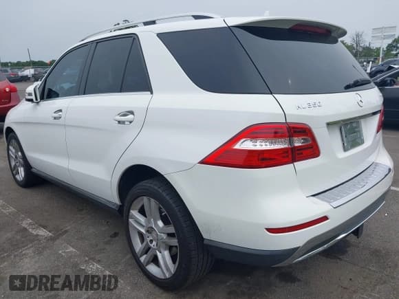 ✅ 2014 Mercedes-Benz M 350 • VIN: 4JGDA5HB3EA284903 • Lot: 42892520. Listed on IAAI with 123,225 mi. Free auction sales archive from the USA and detailed vehicle history report at DreamBid. Image 3.