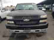 2005 Chevrolet Silverado 1500 LS z VIN 2GCEC19T051174209, wystawiony jako Copart lot #71969214 z przebiegiem 199 192 mil mil oraz Szkoda całkowita • Salvage title. Historia ofert i sprzedaży dostępna na DreamBid. Obrazek 5.