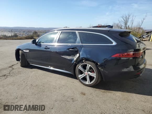 ✅ 2018 Jaguar XF • VIN: SAJBP2FVXJCY65191 • Lot: 78818864. Listed on Copart with 60,067 mi. Free auction sales archive from the USA and detailed vehicle history report at DreamBid. Image 2.