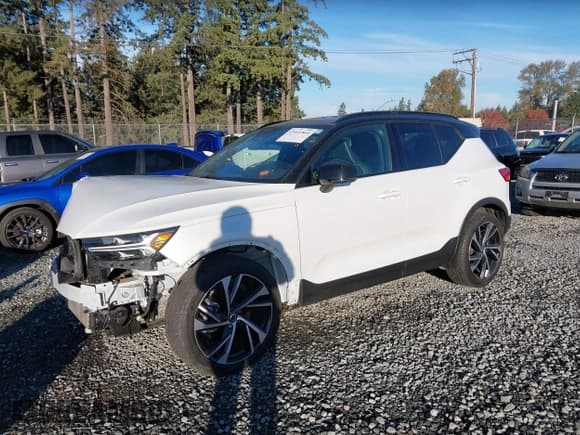 ✅ 2021 Volvo XC40 R-Design • VIN: YV4162UM2M2573047 • Лот: 43441845. Опубликован ранее на IAAI с пробегом 20 310 миль. Бесплатный доступ к архиву аукционных продаж из США и подробный отчёт об истории автомобиля на DreamBid. Изображение 20.