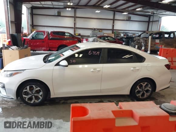 ✅ 2020 Kia Forte LXS • VIN: 3KPF24AD3LE243519 • Лот: 42053674. Опубликован ранее на IAAI с пробегом 53 623 миль. Бесплатный доступ к архиву аукционных продаж из США и подробный отчёт об истории автомобиля на DreamBid. Изображение 14.