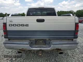 1998 Dodge 1500 с VIN 3B7HC13Y1WG169174, выставлен на аукционе Copart как лот 52666754 с пробегом 205 692 миль миль и Списание • Salvage title. История ставок и продаж доступна на DreamBid. Изображение 6.