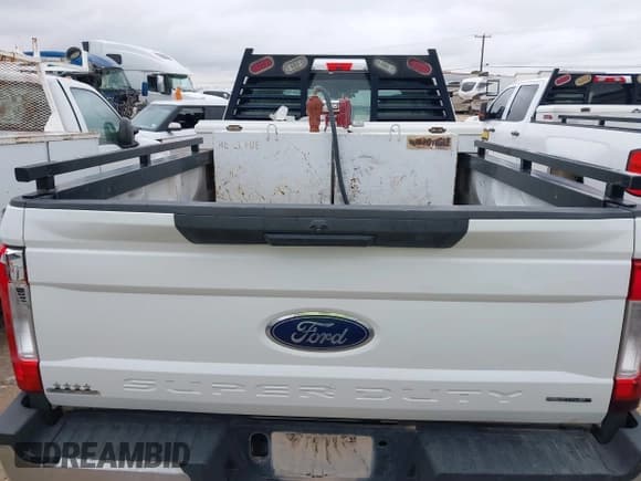 ✅ 2019 Ford F-250 XL • VIN: 1FT7W2A62KEC45366 • Lot: 42549198. Listed on IAAI with 111,729 mi. Free auction sales archive from the USA and detailed vehicle history report at DreamBid. Image 14.