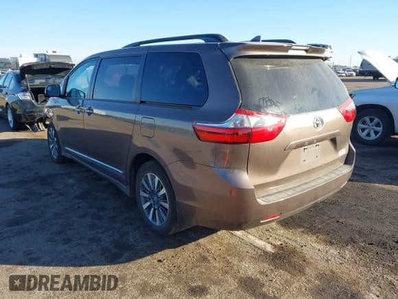 ✅ 2020 Toyota Sienna LE • VIN: 5TDJZ3DC7LS238865 • Lot: 43608509. Listed on IAAI with 120,639 mi. Free auction sales archive from the USA and detailed vehicle history report at DreamBid. Image 3.