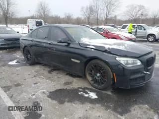 ✅ 2015 BMW 7 Series 750i xDrive • VIN: WBAYB6C54FD225432 • Lot: 41286904. Wystawiony na IAAI z przebiegiem 94 139 mil. Bezpłatny archiwum sprzedaży aukcyjnych z USA i szczegółowy raport historii pojazdu na DreamBid. Zdjęcie 1.