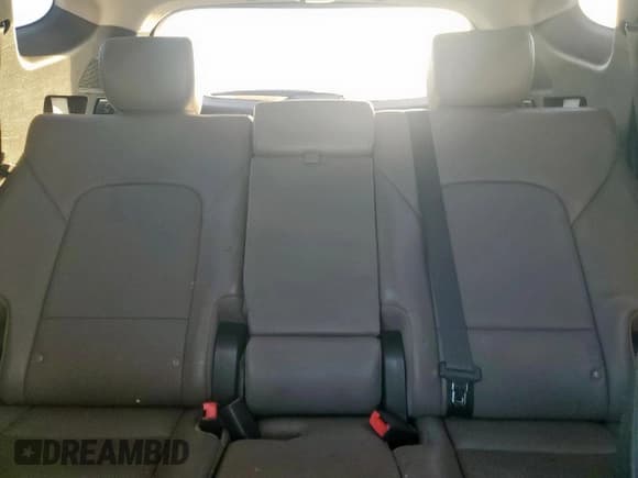 ✅ 2017 Hyundai Santa Fe 2.4L • VIN: 5XYZUDLB0HG400694 • Lot: 86504635. Listed on Copart with 174,876 mi. Free auction sales archive from the USA and detailed vehicle history report at DreamBid. Image 10.