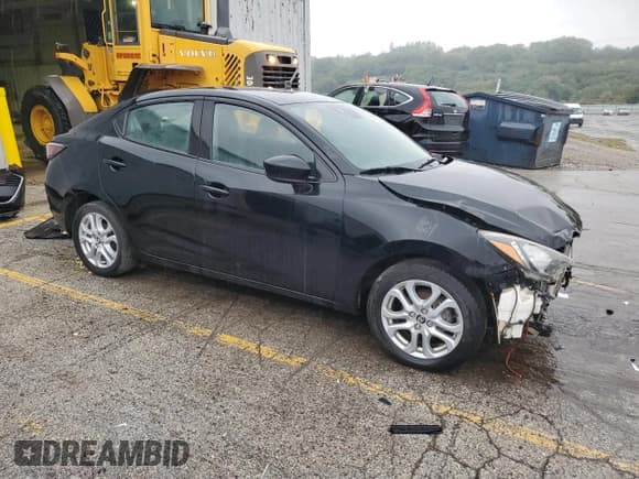 ✅ 2017 Toyota Yaris • VIN: 3MYDLBYV1HY193931 • Лот: 85362175. Опубликован ранее на Copart с пробегом 103 733 миль. Бесплатный доступ к архиву аукционных продаж из США и подробный отчёт об истории автомобиля на DreamBid. Изображение 4.