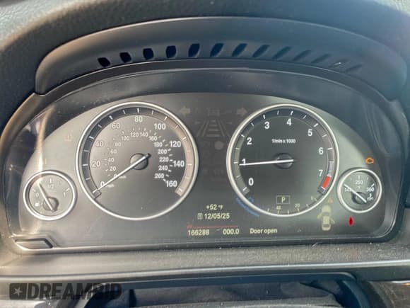 ✅ 2016 BMW 5 Series 528i • VIN: WBA5A5C50GG354543 • Lot: 71454205. Listed on Copart with 166,288 mi. Free auction sales archive from the USA and detailed vehicle history report at DreamBid. Image 9.