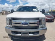 ✅ 2019 Ford F-250 XL • VIN: 1FT7W2BT4KEF78799 • Lot: 43004372. Wystawiony na IAAI z przebiegiem 164 895 mil. Bezpłatny archiwum sprzedaży aukcyjnych z USA i szczegółowy raport historii pojazdu na DreamBid. Zdjęcie 12.