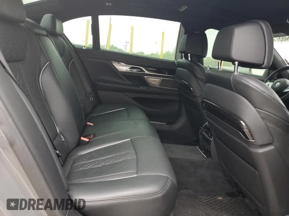 ✅ 2022 BMW 7 Series 740i xDrive • VIN: WBA7T4C01NCJ22118 • Lot: 56645465. Listed on Copart with Not provided. Free auction sales archive from the USA and detailed vehicle history report at DreamBid. Image 10.