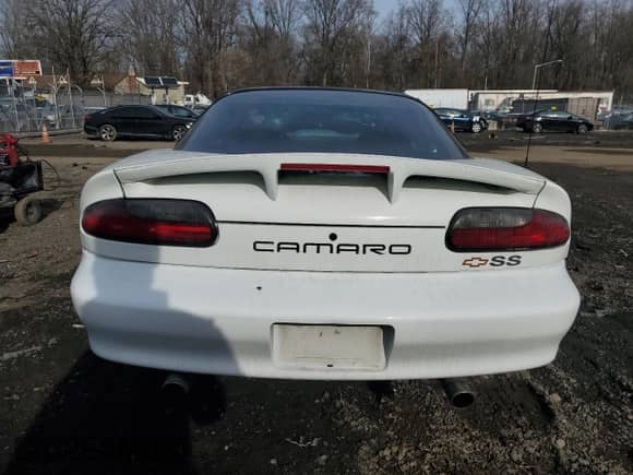2000 Chevrolet Camaro Z28 z VIN 2G1FP22G8Y2153580, wystawiony jako Copart lot #43004935 z przebiegiem 132 835 mil mil oraz Szkoda całkowita • Salvage title. Historia ofert i sprzedaży dostępna na DreamBid. Obrazek 6.