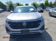 ✅ 2024 Volkswagen Atlas SEL Premium R-Line • VIN: 1V2FE2CA5RC204802 • Lot: 42402199. Wystawiony na IAAI z przebiegiem 35 270 mil. Bezpłatny archiwum sprzedaży aukcyjnych z USA i szczegółowy raport historii pojazdu na DreamBid. Zdjęcie 12.