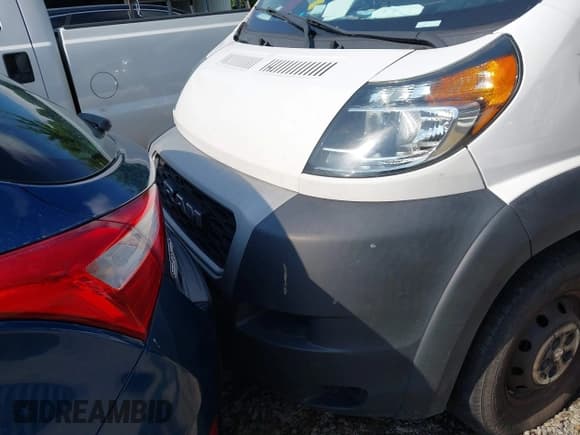 ✅ 2020 Ram ProMaster Cargo • VIN: 3C6URVJG9LE102318 • Lot: 42957401. Listed on IAAI with 165,680 mi. Free auction sales archive from the USA and detailed vehicle history report at DreamBid. Image 18.