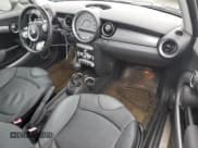 ✅ 2010 MINI Hardtop S • VIN: WMWMF7C53ATZ72754 • Лот: 83887425. Опубликован ранее на Copart с пробегом 45 760 миль. Бесплатный доступ к архиву аукционных продаж из США и подробный отчёт об истории автомобиля на DreamBid. Изображение 8.