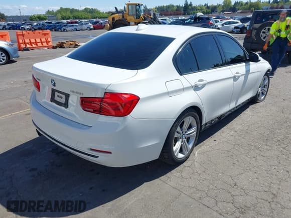 ✅ 2016 BMW 3 Series 328i xDrive • VIN: WBA8E3C54GK502969 • Lot: 42087931. Listed on IAAI with 103,053 mi. Free auction sales archive from the USA and detailed vehicle history report at DreamBid. Image 4.