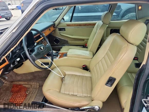 ✅ 1988 Jaguar XJS • VIN: SAJNA5846JC139624 • Лот: 67289765. Опубликован ранее на Copart с пробегом 136 205 миль. Бесплатный доступ к архиву аукционных продаж из США и подробный отчёт об истории автомобиля на DreamBid. Изображение 7.