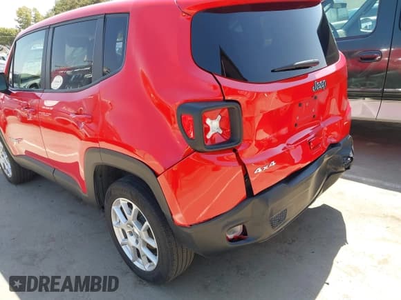 ✅ 2023 Jeep Renegade Latitude • VIN: ZACNJDB14PPP12416 • Lot: 43042862. Listed on IAAI with 38,070 mi. Free auction sales archive from the USA and detailed vehicle history report at DreamBid. Image 6.