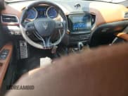 ✅ 2017 Maserati Ghibli S Q4 • VIN: ZAM57RTS7H1225312 • Lot: 68214015. Wystawiony na Copart z przebiegiem 39 157 mil. Bezpłatny archiwum sprzedaży aukcyjnych z USA i szczegółowy raport historii pojazdu na DreamBid. Zdjęcie 8.