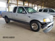 ✅ 1999 Ford F-150 • VIN: 2FTRX17WXXCB19860 • Lot: 86129465. Wystawiony na Copart z przebiegiem 214 468 mil. Bezpłatny archiwum sprzedaży aukcyjnych z USA i szczegółowy raport historii pojazdu na DreamBid. Zdjęcie 4.