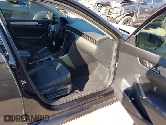 ✅ 2021 Volkswagen Passat SE • VIN: 1VWSA7A39MC004010 • Lot: 43377922. Listed on IAAI with 89,202 mi. Free auction sales archive from the USA and detailed vehicle history report at DreamBid. Image 5.