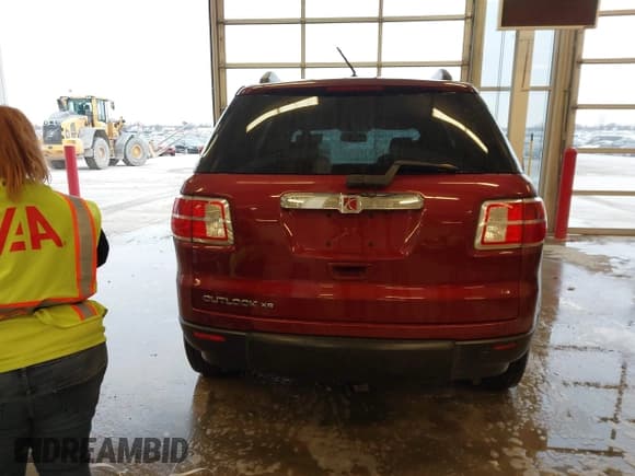 ✅ 2010 Saturn Outlook • VIN: 5GZLRVED8AJ205832 • Lot: 41161653. Wystawiony na IAAI z przebiegiem 202 839 mil. Bezpłatny archiwum sprzedaży aukcyjnych z USA i szczegółowy raport historii pojazdu na DreamBid. Zdjęcie 16.